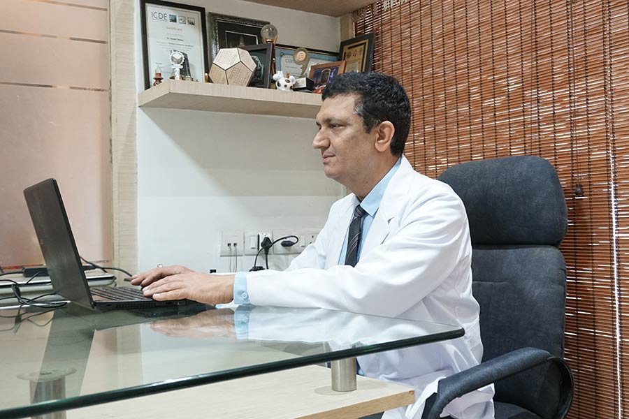 Best Dermatologist-Dr-Navin_Taneja-Treat all type skin problems